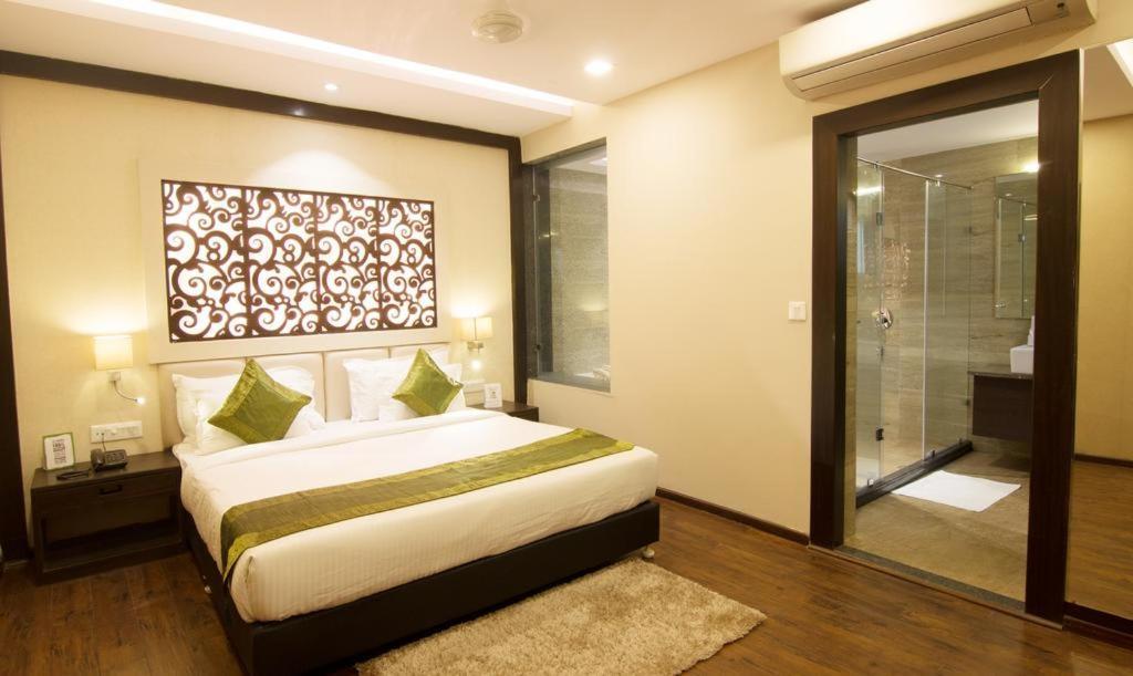 Kc Manor Hotel Jamshedpur Eksteriør billede