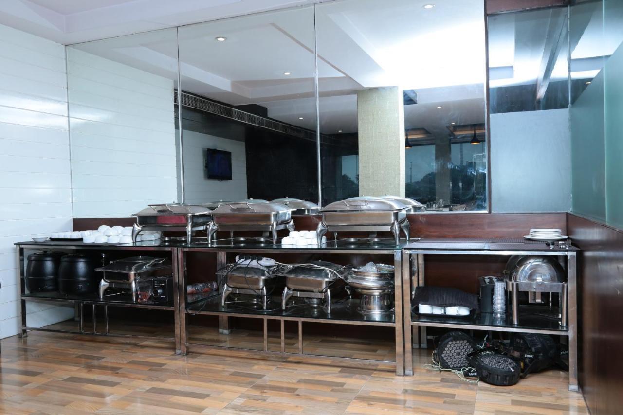 Kc Manor Hotel Jamshedpur Eksteriør billede