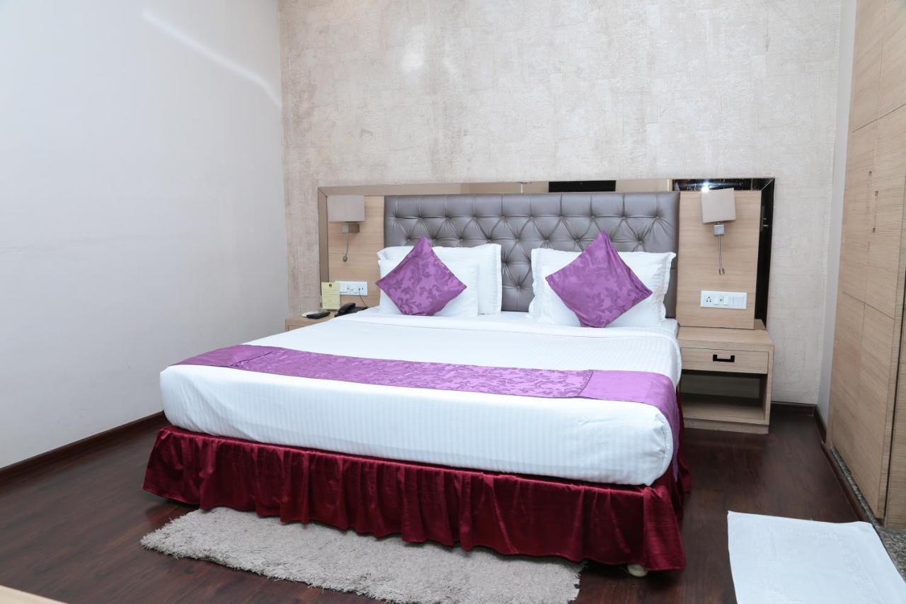 Kc Manor Hotel Jamshedpur Eksteriør billede