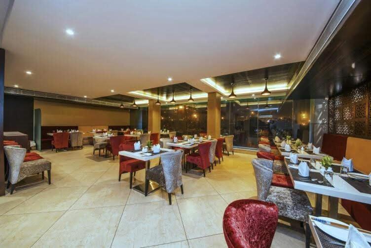 Kc Manor Hotel Jamshedpur Eksteriør billede